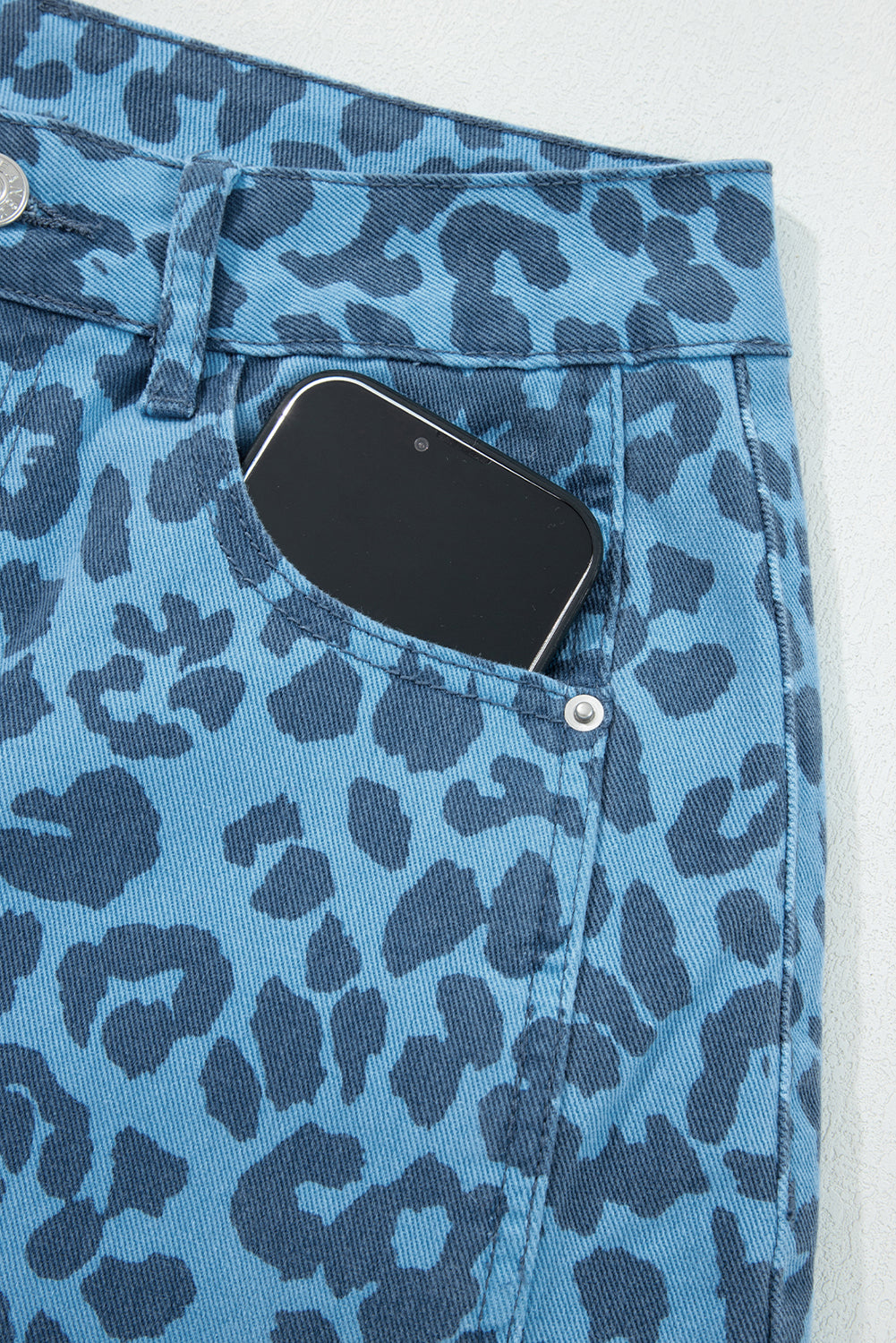 Pantalón Vaquero Azul Cielo Animal Print