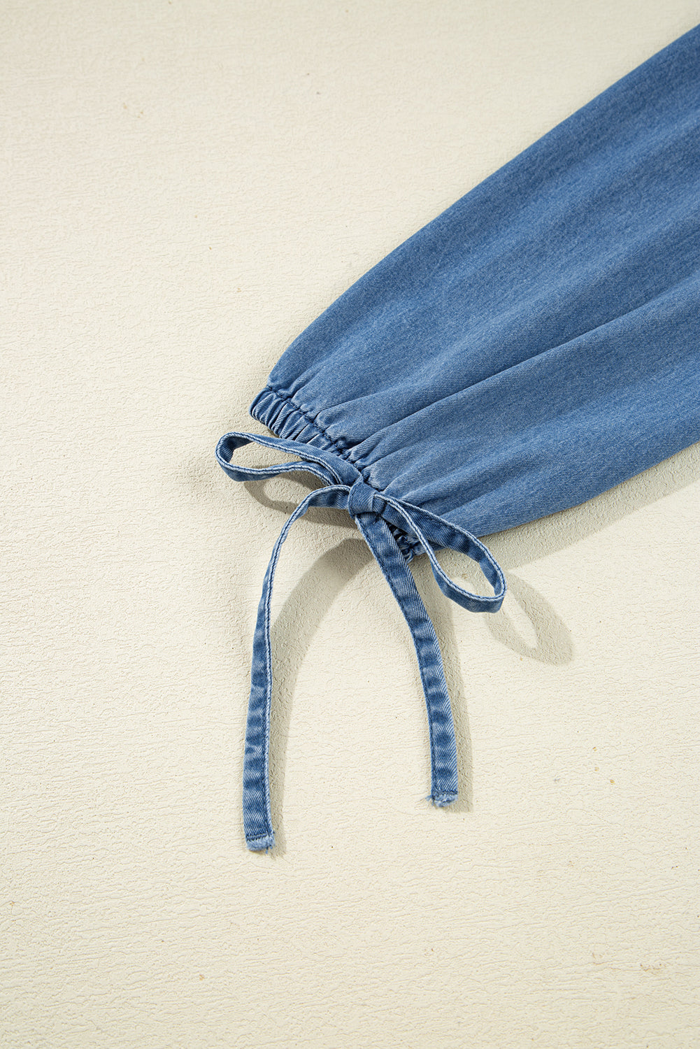 Blusa Azul Corte con Volante